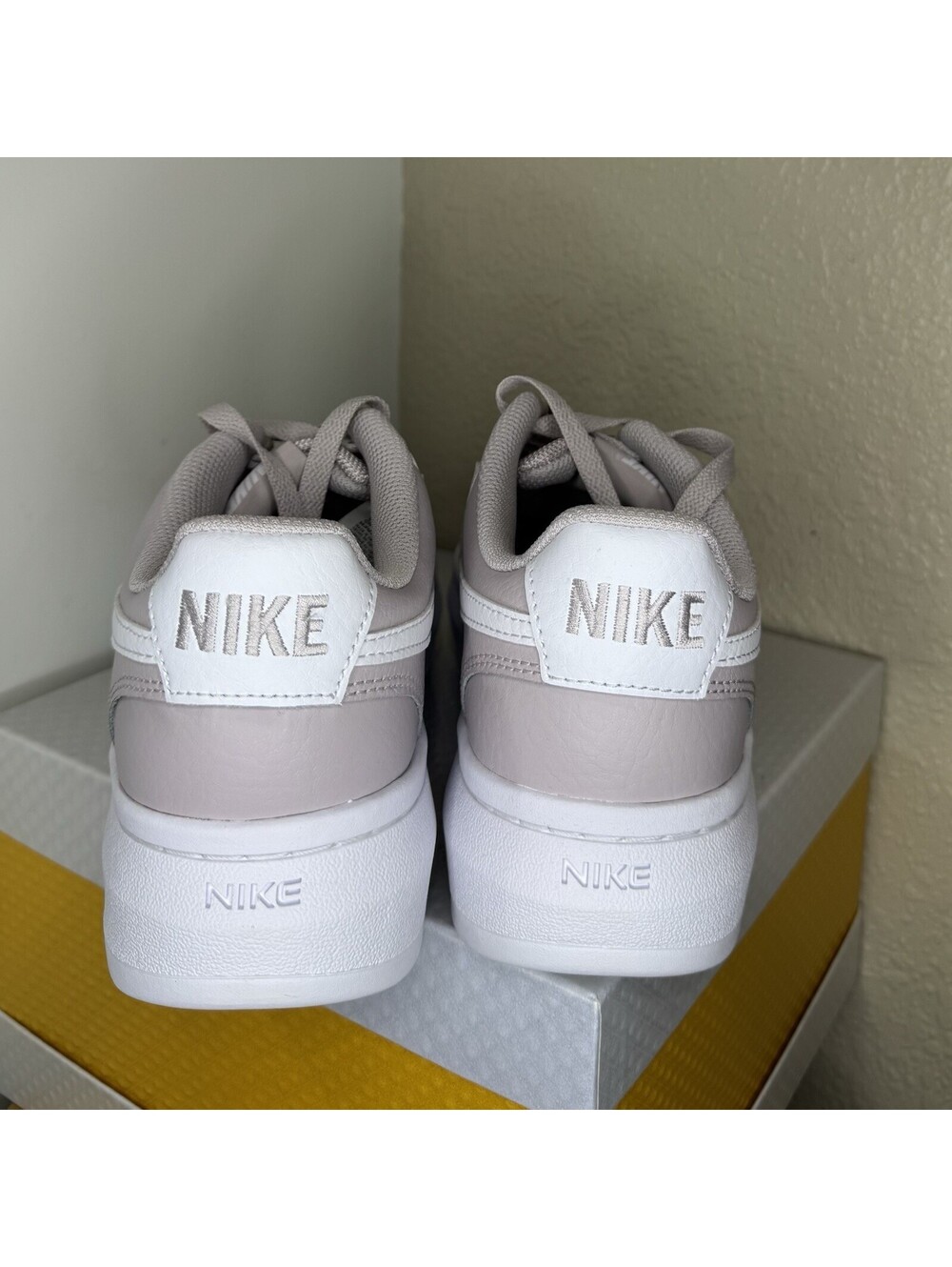 Nike Court Vision Alta DM0113-005 Women’s Size 10 Platform Sneakers Pink EUC - Picture 4 of 8
